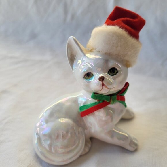 Vintage Iridescent Cat Figurine Christmas Kitty with Santa Hat Enesco 80's - Picture 3 of 8